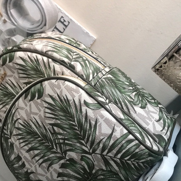 ❌SOLD❌ PALM PRINT PVC ABBEY MEDIUM BACKPACK - Picture 3 of 8